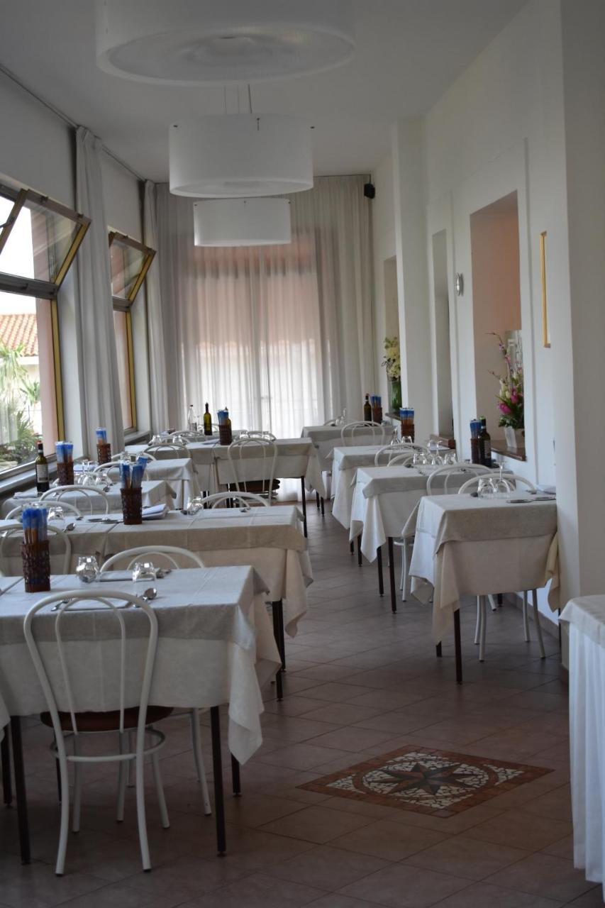 Hotel Garden Marina dʼMarina dʼAndora Bagian luar foto