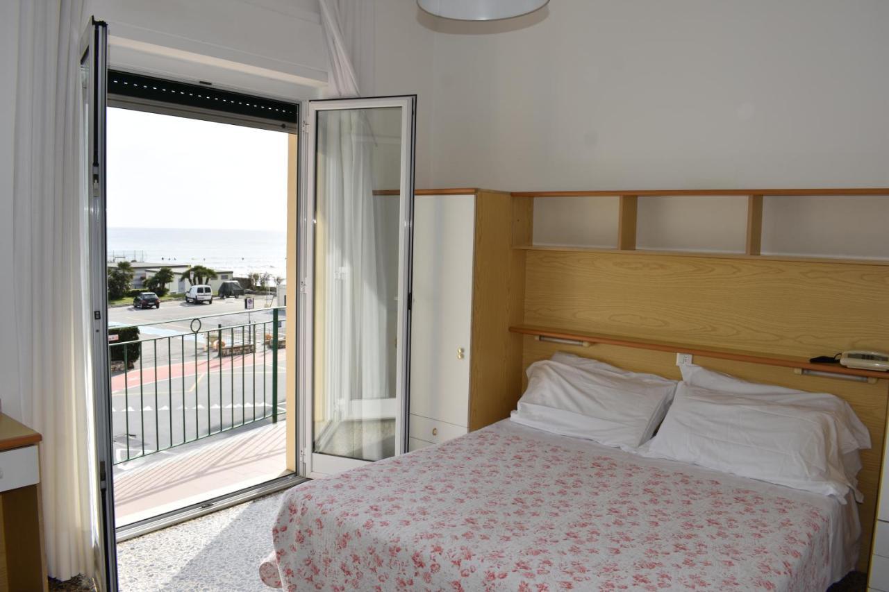 Hotel Garden Marina dʼMarina dʼAndora Bagian luar foto