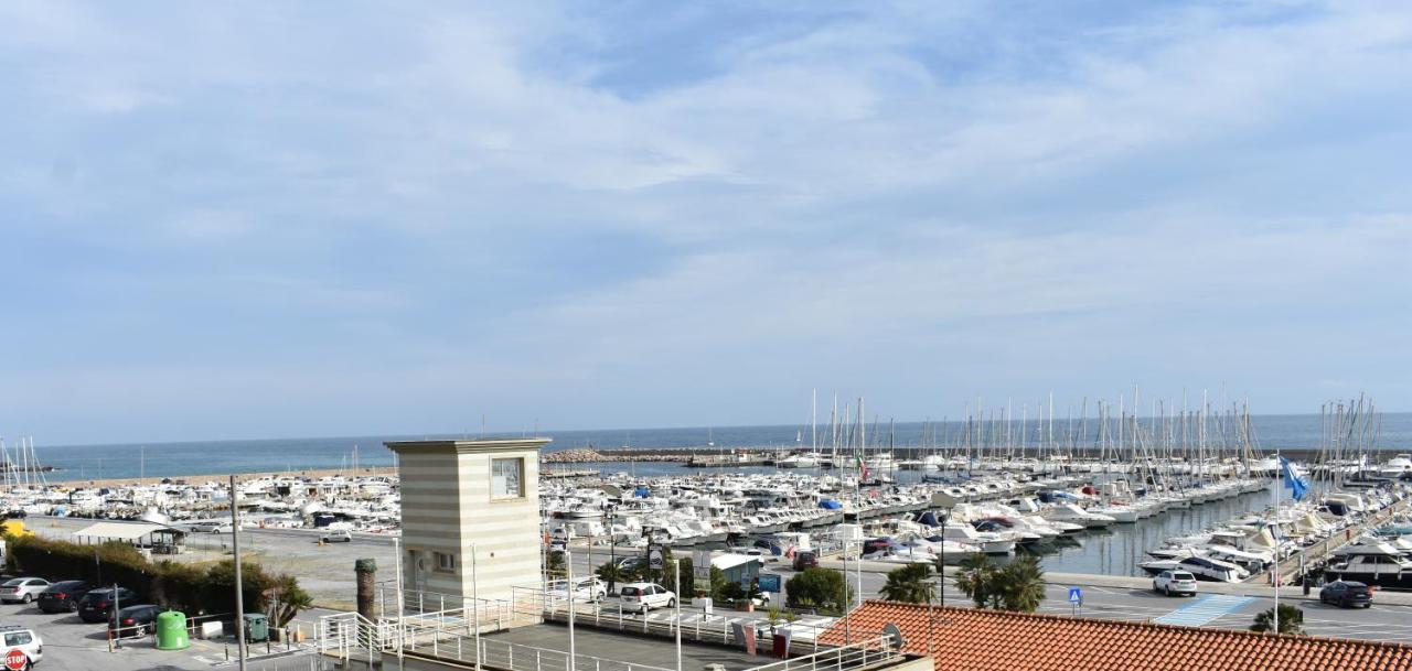 Hotel Garden Marina dʼMarina dʼAndora Bagian luar foto